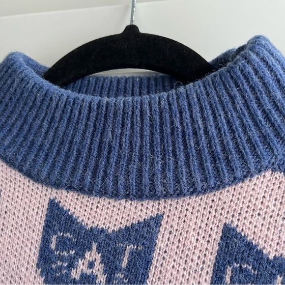 LEDIN Cropped Knit Cat Sweater - Picture 2 of 5